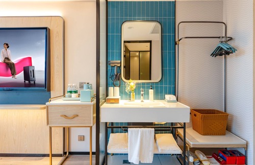Huadu Hotel | Echarm International Hotel Guangzhou Baiyun International Airport Qingbu Metro Branch - Free Deliver Service to Guangzhou Baiyun International Airport & Free Deliver Service to Canton Fair Complex During Canton Fair Period