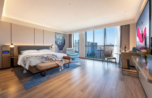 Huadu Hotel | Echarm International Hotel Guangzhou Baiyun International Airport Qingbu Metro Branch - Free Deliver Service to Guangzhou Baiyun International Airport & Free Deliver Service to Canton Fair Complex During Canton Fair Period
