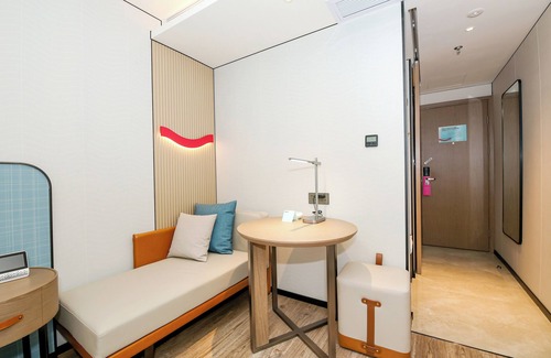 Panyu Hotel | Echarm International Hotel Guangzhou South Railway Station Zhongcun Metro Station Branch