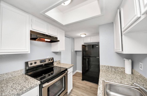 North Shore House | Echelon 3-bedroom Cozy Centerstay with AC, WiFi in Houston - Grand Comfort Spot