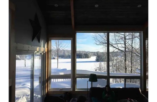 Georgian Bay Cottage | Echo Falls Cottage - Muskoka lakefront w/hot tub.