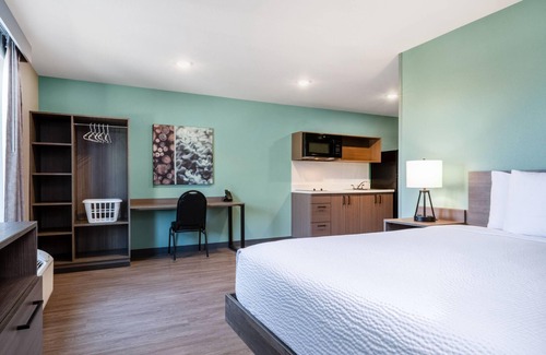 Pasadena Hotel | ECHO Suites Extended Stay by Wyndham Houston Pasadena Fwy Pl