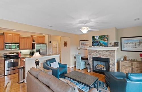 Foscoe Condo | Echota Wintergreens 1712- Mountain Condo, Gated Resort, Indoor/Outdoor Pools and Hot Tub, Fitness.