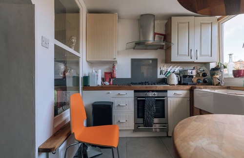 Bedminster Apartment | Eclectic and Grand 3BD Flat in Bedminster, Bristol