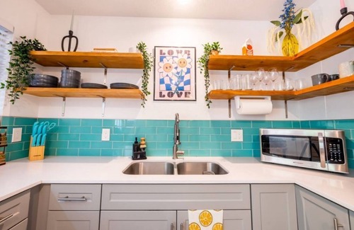Monte Vista Apartment | Eclectic Chic 2 Bed Free Parking Fast WIFI!