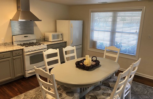 Mississippi City House | Eclectic cottage near the beach!