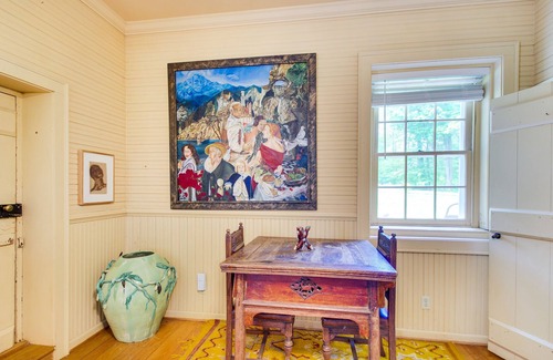 Keene Cottage | Eclectic Esmont Cottage: Pets Welcome!