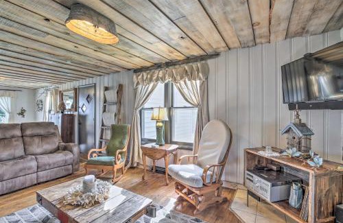 Ladysmith House | Eclectic Ladysmith Hideaway Hike and Hunt!