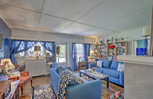 Manitowoc Apartment | Eclectic Manitowoc Vacation Rental Near Marina!