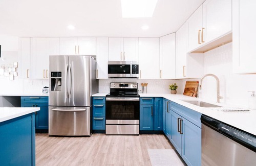 Barths House | Eclectic Mid-Mod Retreat 15 min to DT Denver