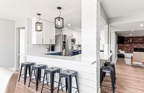 Barths House | Eclectic Mid-Mod Retreat 15 min to DT Denver