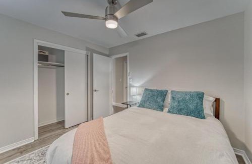 Carrollwood House | Eclectic Oasis- Pool - Air Hockey - Lake View