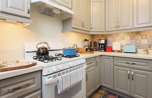 Santa Ana Apartment | Eclectic Space near Disneyland