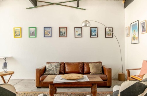 Three Anchor Bay Apartment | Eclectic Two Bedroom in Seapoint