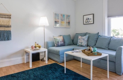 Forest Park Apartment | Eclectic Vibe - Oak Park/Forest Park, Pets OK