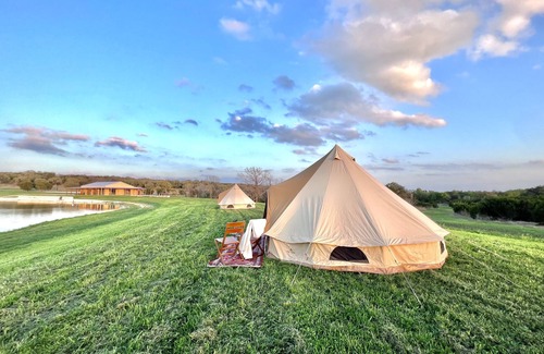 Leon Junction Apartment | [Eclipse Amenities Included]142 Acre Ranch Glamping Tent