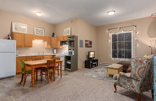Pepin Condo | Eclipse Condo - Beautiful 2 Bedroom Stay by Beach