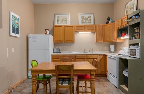 Pepin Condo | Eclipse Condo - Beautiful 2 Bedroom Stay by Beach