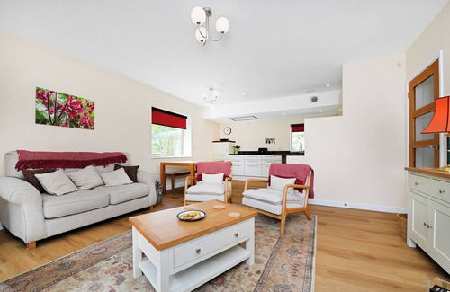 Newark upon Trent House | Eco 2-Bed Bungalow with Biodiverse Garden & Solar