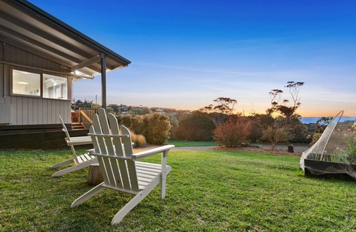 Mount Martha Cottage | Eco Coastal Cottage. Dog friendly. Short & Long term rental available.
