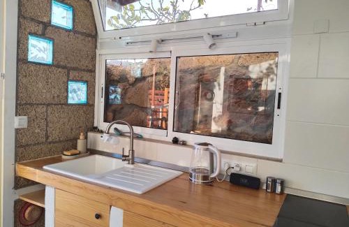 Los Gavilanes House | Eco-Finca Azuay - Cave refuge