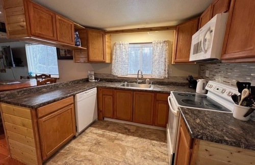 Knik-Fairview Cabin | ECO Forest Cabin Families and Pets Welcome
