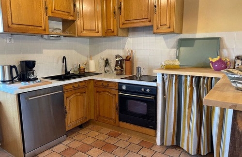 Moulins-le-Carbonnel Cottage | Eco-friendly family cottage in the countryside, perfect for sports and nature