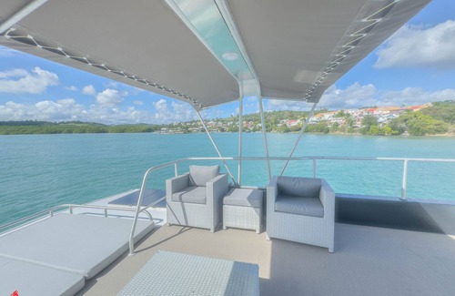 Tartane Boat Rental | Eco-friendly, designer houseboat lodge in Pointe du Bout (Trois Ilets).
