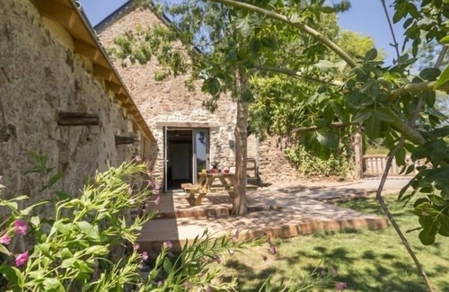 La Chapelle-Saint-Sauveur Cottage | Eco-Friendly Retreat with Saltwater Pool, Near Loire and Angers