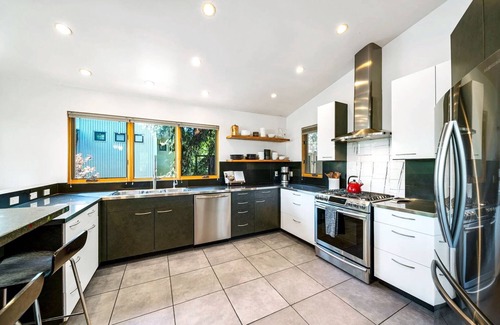 Durango House | Eco-Friendly, Walk to River/Mountain Trail - King Beds - AC - Near Downtown