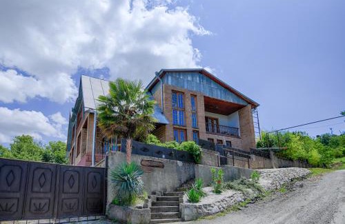 Vedzebi House | Eco House Sabero