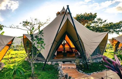 Dominical RV Rental | Eco Luxe Glamping Nest #3 - 2 Queen Beds at Holos