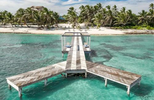 San Pedro Villa | Eco-luxe Oceanfront Private Estate By Alom