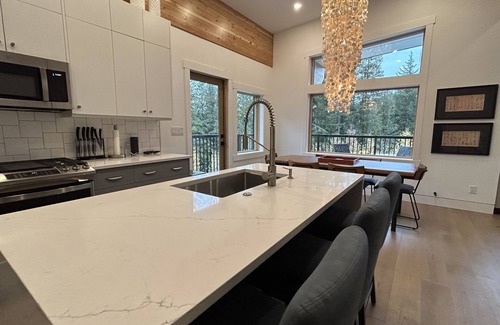 Rossland House | Eco-Luxury Mountain House at Red Mountain