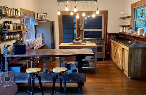 Montville House | Eco Rainforest Retreat (Entire 3bdr House)