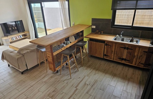 Montvert-les Bas House | Eco-responsible villa. Between beach and mountains.
