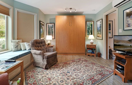 Courtenay Cottage | Eco Roost Vrbo in Royston by the Sea ~ Viewing Decks~ Awesome Ocean, Mtn Views