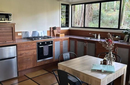 Smiths Creek Ski Chalet | Ecoasis Forest Chalet: Romantic Rainforest Retreat