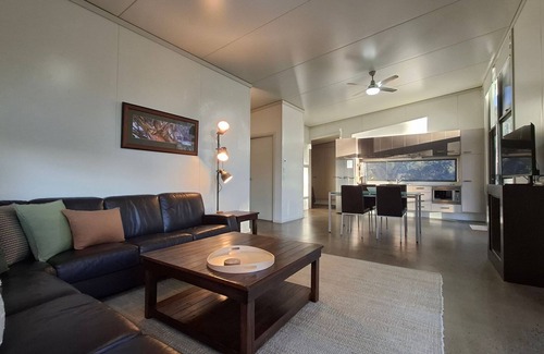 Crackenback Ski Chalet | Ecocrackenback 12 'Sustainable chalet close to the slopes.'