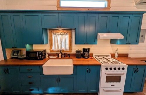 Stevenson House | Ecofriendly Tiny Home with views in Beautiful Columbia River Gorge