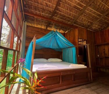 Bahia Solano House | Ecohotel Iraka Cabañas Privadas en Selva y Playa