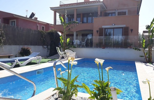 Palma de Mallorca House | Ecological villa in Palma: swimming pool, orchard, sports court.