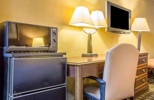Acworth Hotel | Econo Lodge Acworth East