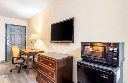 Acworth Hotel | Econo Lodge Acworth East