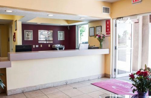 West Old Town Cabin | Econo Lodge Albuquerque Old Town