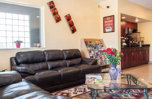 West Old Town Cabin | Econo Lodge Albuquerque Old Town