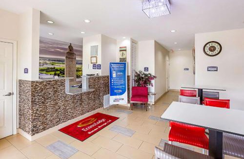 Highlands - Perkins Cabin | Econo Lodge Baton Rouge University Area