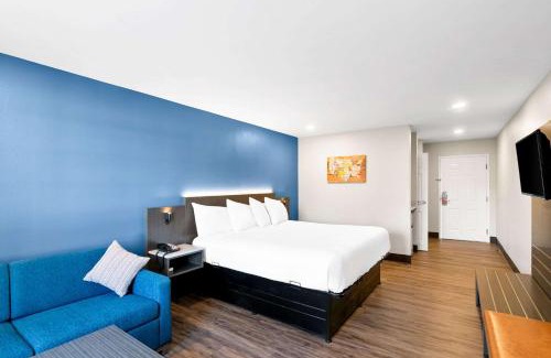 Bethel Cabin | Econo Lodge Bethel - Danbury