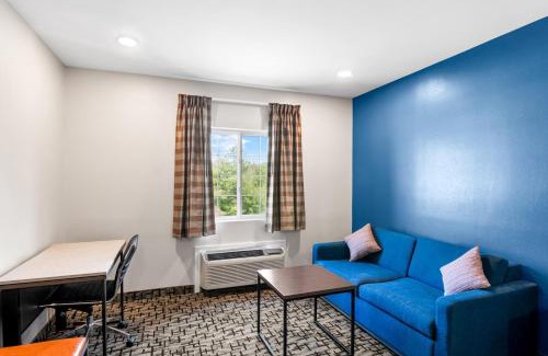 Bethel Cabin | Econo Lodge Bethel - Danbury