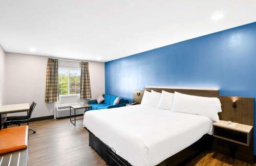 Bethel Cabin | Econo Lodge Bethel - Danbury